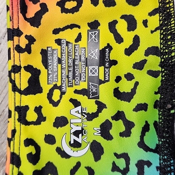 Zyia Active Rainbow Leopard Light N Tight Pocket Hustle Shorts M - Picture 6 of 9